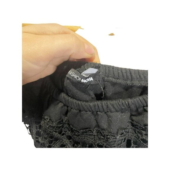 Fashion Nova Black Lace neck Cold Shoulder Bodysuit Size M Boho - Picture 4 of 4